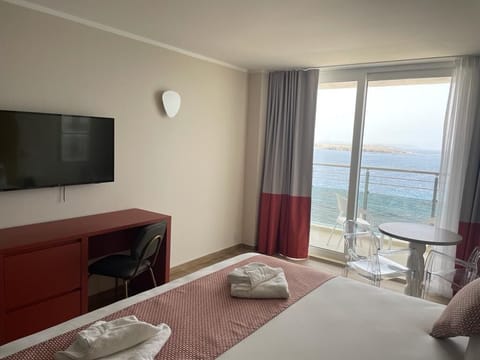 Double or Twin Room, Sea View | Premium bedding, minibar, in-room safe, desk