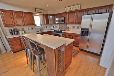 Fully stocked kitchen with everything you need to cook!