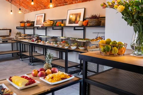 Daily buffet breakfast for a fee