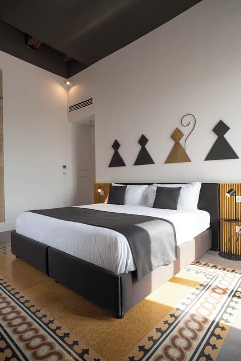 Classic Double Room, Balcony, City View | In-room safe, soundproofing, free WiFi, bed sheets