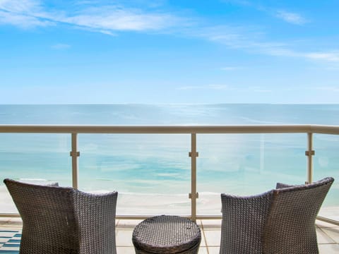 Welcome to Emerald Isle #1608 in Pensacola Beach, Florida!