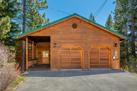 2 Car Garage & Flat Driveway