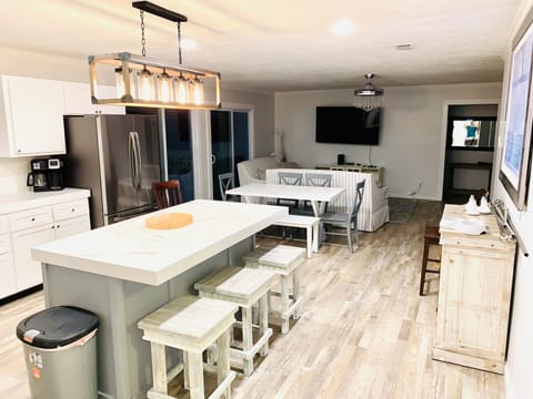 Island and dining table 