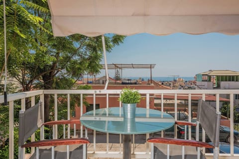 Apartment, 2 Bedrooms | Outdoor dining