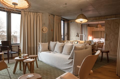 Suite | Egyptian cotton sheets, premium bedding, down comforters, pillowtop beds