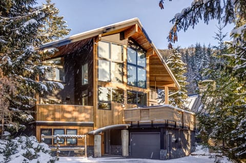 Stunning 6-bedroom ski/bike-in chalet with plenty of indoor and outdoor entertainment space