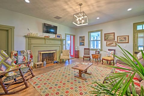 Wallingford Vacation Rental | 1BR | 1BA | 2 Small Steps Required for Access