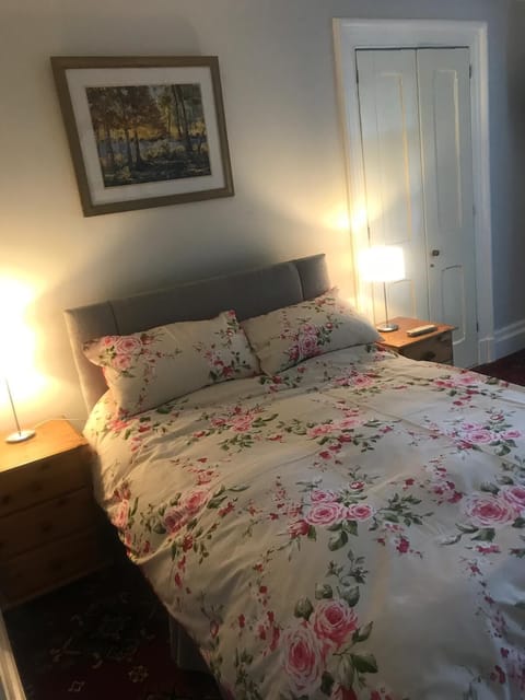 Apartment | 1 bedroom, iron/ironing board, travel crib, free WiFi