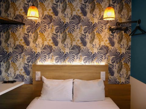 Superior Room, 1 Double Bed | Laptop workspace, soundproofing, free WiFi, bed sheets