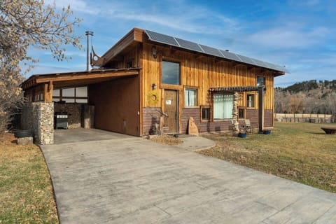 Off Grid Cottage
