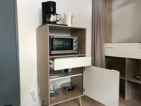 Studio, Private Bathroom (La Dérobée) | Room amenity