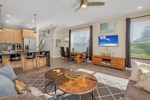 1627RetreatCir_08