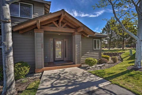 Redmond Vacation Rental | 3BR | 2.5BA | 1 Step Required For Entry | 1,558 Sq Ft