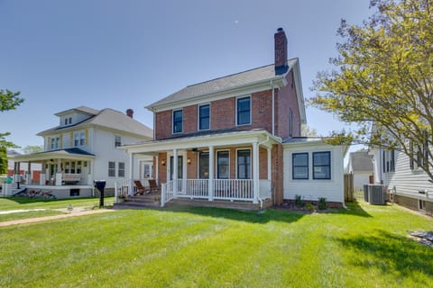 Cambridge Vacation Rental | 4BR | 2BA | 2 Stories | 1,800 Sq Ft