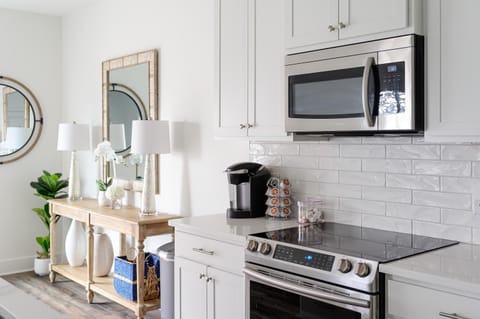 Fully stocked kitchen, complete with Kuerig coffee bar.