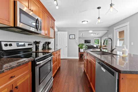 A well-equipped kitchen awaits for all your vacation culinary dreams