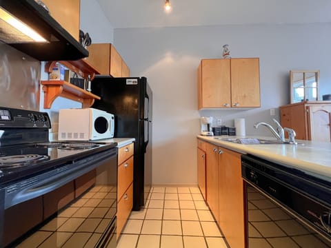 Kitchen-fully stocked