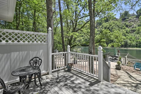 Lakeview Vacation Rental | 1BA | 600 Sq Ft | Ground-Floor Studio