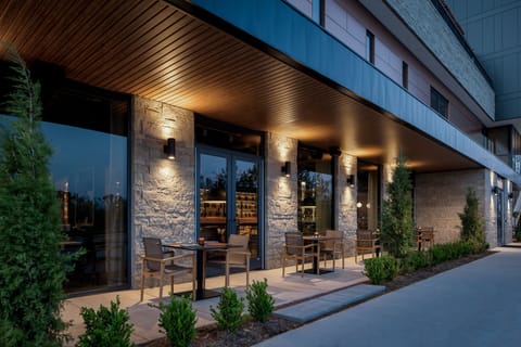 Breakfast, lunch and dinner served