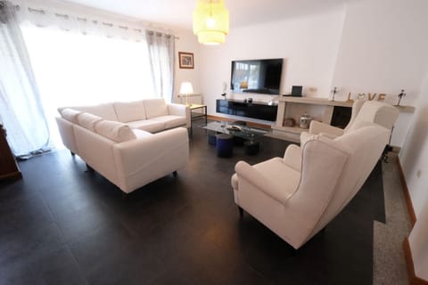 ESPOSENDE vacation rental, house to rent with all comfort living room. 12 people Online reservation with Plaisirs & Maisons de Provence