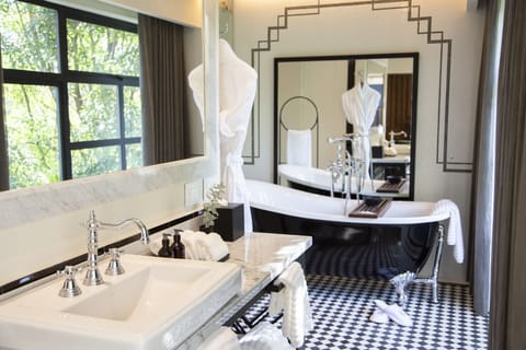 Free toiletries, hair dryer, bathrobes, slippers