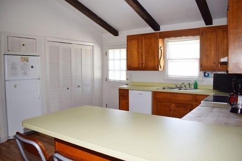 Tons of counterspace