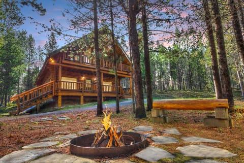 Henrys Cast ~ fire pit (please bring your own wood)
