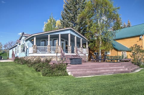 Deja Blue Lakehouse in Bear Lake, Utah