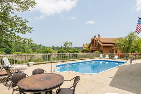 Private association pool