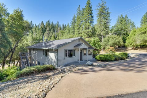 Groveland Vacation Rental | 4BR | 2BA | 2,500 Sq Ft | Step-Free Access
