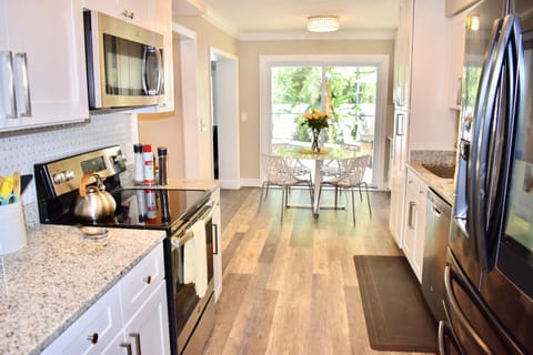 670437A4 7B72 4158 ADE4 3317112BA5A5 1 201 a