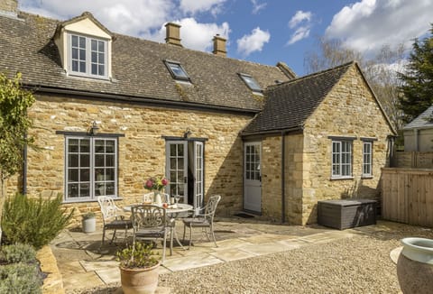 Old Stable Cottage situated in beautiful Kingham