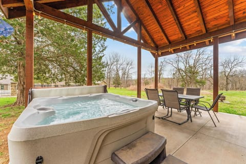 Private Hot Tub and Outdoor Seating