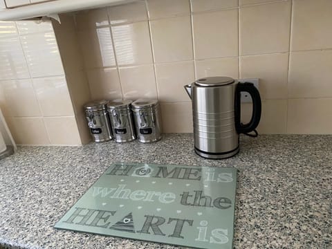 Apartment, 1 Bedroom | Coffee and/or coffee maker