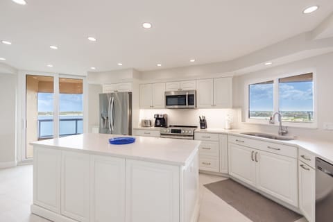 Newly remodeled, spacious kitchen! Fully stocked. Surrounded by water views.