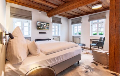 Deluxe Double Room | Premium bedding, in-room safe, desk, soundproofing
