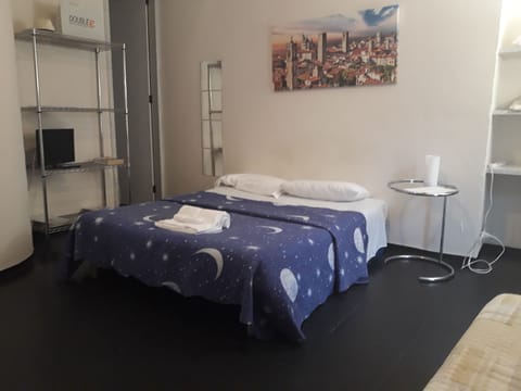 Classic Studio | Desk, iron/ironing board, free WiFi, bed sheets