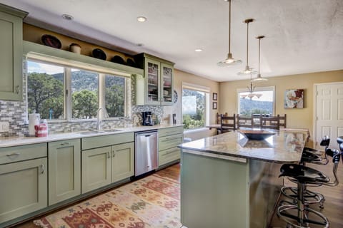Large Kitchen - Island Seating For 2 - First Floor