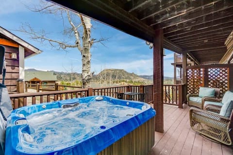 Private Hot Tub!