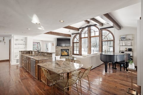 Open Floor Plan, Living Room, Kitchen