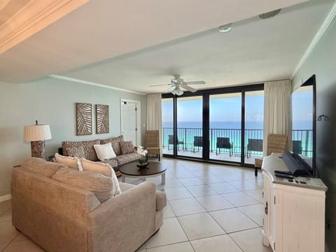 3 Bedroom/3Bath, 16th Floor,  Large Balcony, Spectacular View, Sleeps 10