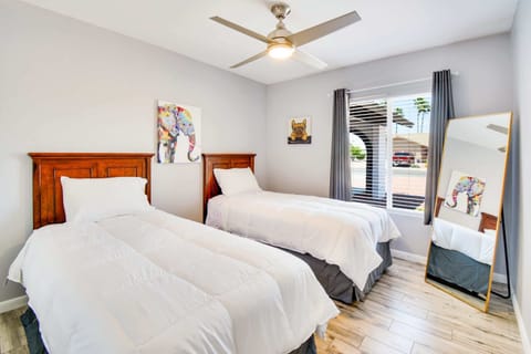 Guest Bedroom 3 - two twin beds