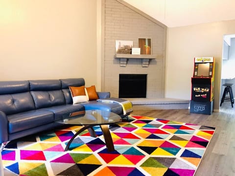 Living room photo #2