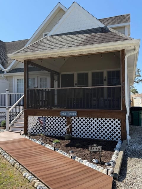 drop Anchor - Great screened porch