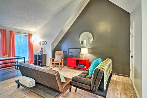 Golden Vacation Rental | 2nd-Story Studio | 1BA | Stairs Required | 600 Sq Ft