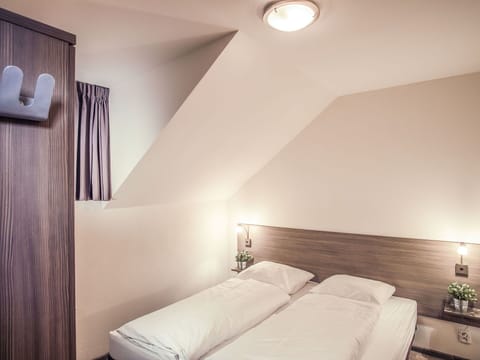 Building, Property, Furniture, White, Light, Comfort, Wood, Lighting, Bed Frame, Architecture