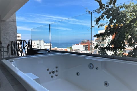 Indoor spa tub