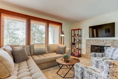Welcome to 7th Mountain Bliss! We hope we get to host you at this unforgettable Central Oregon rental!