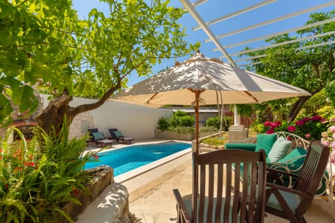 Traditional Villa | Terrace/patio
