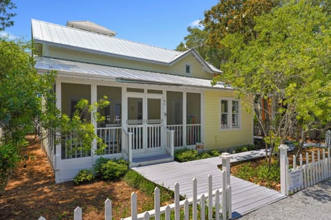 WELCOME TO SAVANNAH CABANA IN SEASIDE, FLORIDA